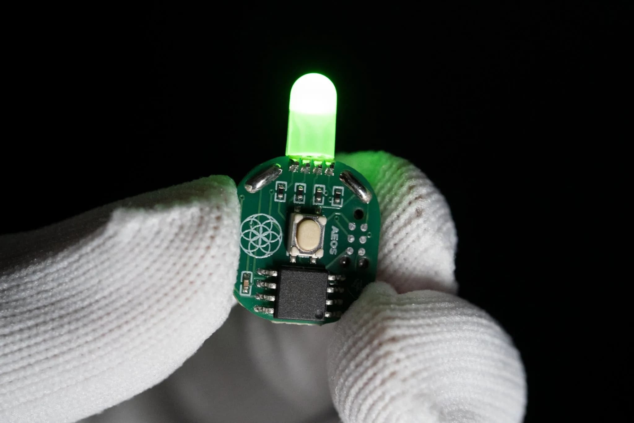 Aeos Glove Set - Effortless Navigation Feature Image